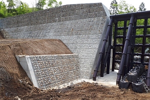 片倉沢砂防堰堤02